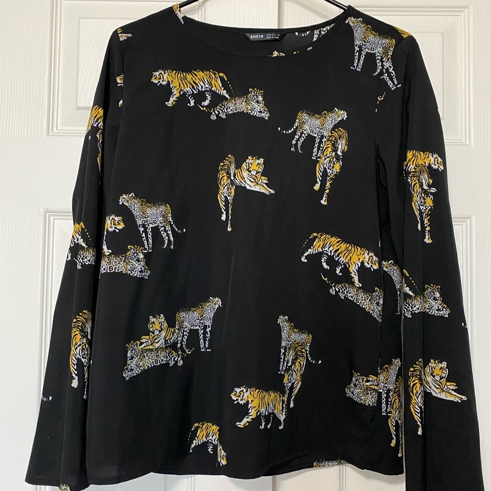 Elegant Women’s Long Sleeves With Tiger 🐅 Print